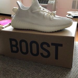 Yeezy Boost 350 V2 Triple White